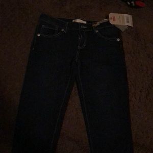 Im selling dark blue Levi’s jeans
